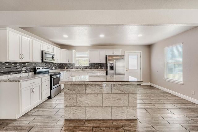 1211 N Bishop ST, San Marcos, TX 78666