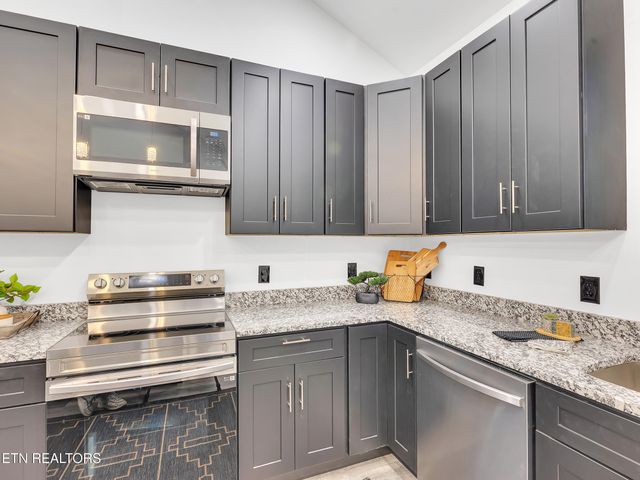 1395 Willow Creek Lane, Sevierville, TN 37876