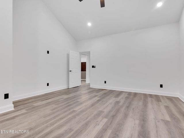 1395 Willow Creek Lane, Sevierville, TN 37876