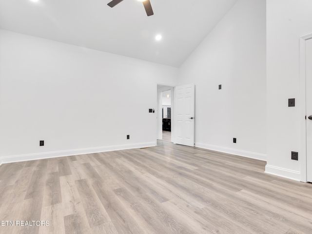 1395 Willow Creek Lane, Sevierville, TN 37876