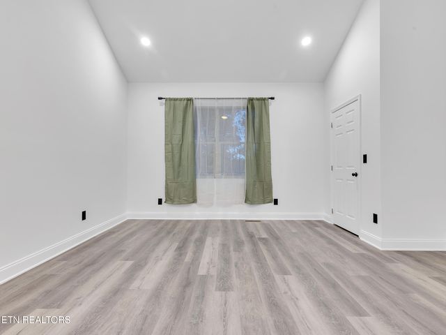 1395 Willow Creek Lane, Sevierville, TN 37876