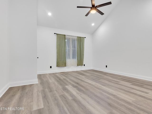 1395 Willow Creek Lane, Sevierville, TN 37876