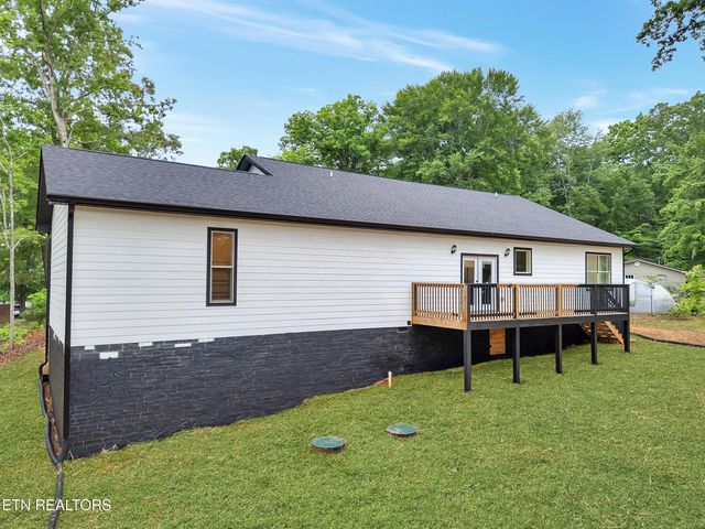 1395 Willow Creek Lane, Sevierville, TN 37876