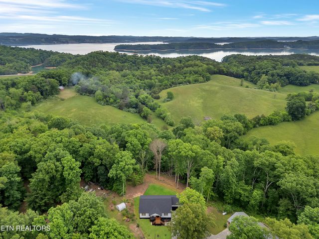 1395 Willow Creek Lane, Sevierville, TN 37876