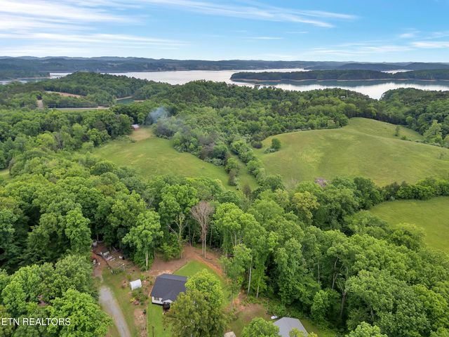 1395 Willow Creek Lane, Sevierville, TN 37876