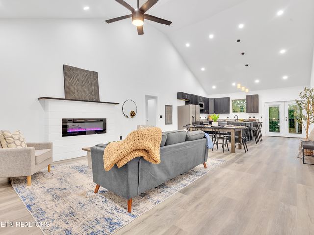 1395 Willow Creek Lane, Sevierville, TN 37876