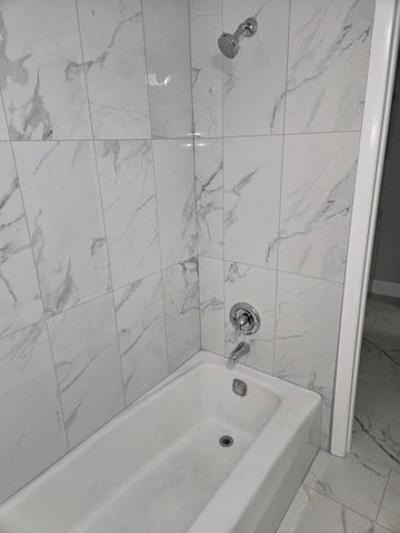 1808 Fayette Walk Avenue H, Hoffman Estates, IL 60194