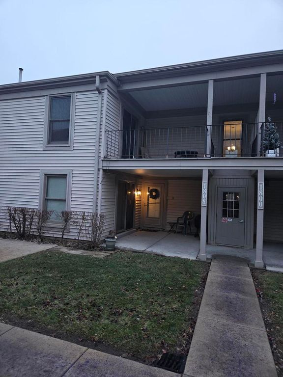 1808 Fayette Walk Avenue H, Hoffman Estates, IL 60194