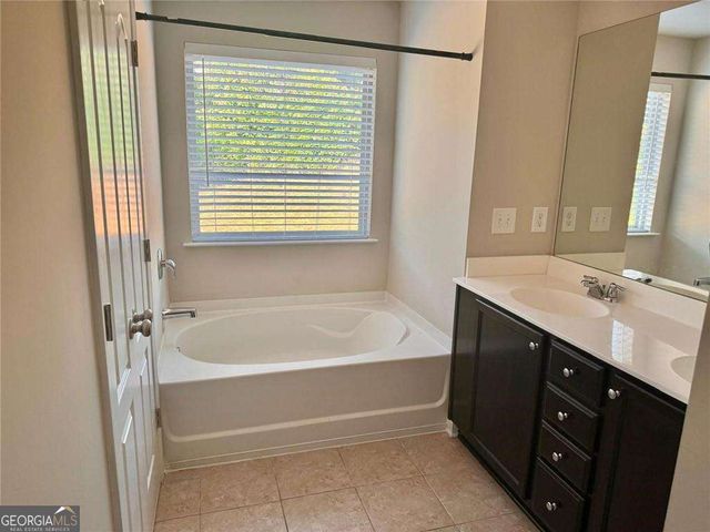 1958 Paxton Ridge Lane, Lilburn, GA 30047