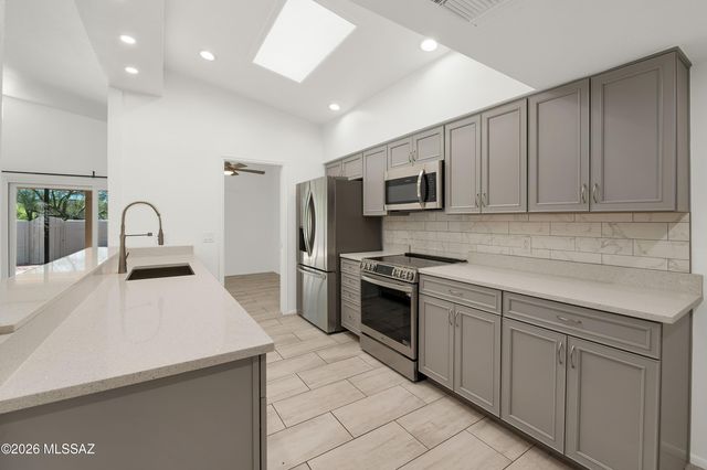 7408 E Wandering Road, Tucson, AZ 85750