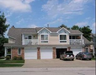 1042 Courtland Drive, Buffalo Grove, IL 60089