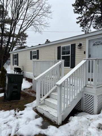 A9 Ash St, Riverhead, NY 11901