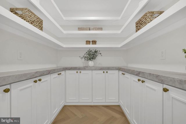 11111 LAMPLIGHTER LN, Potomac, MD 20854