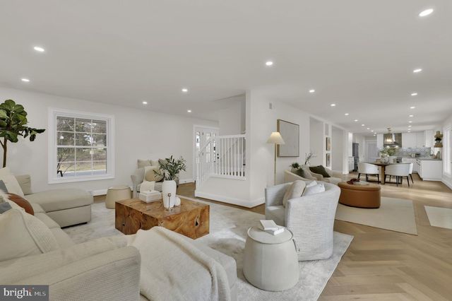 11111 LAMPLIGHTER LN, Potomac, MD 20854