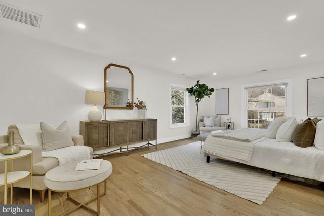 11111 LAMPLIGHTER LN, Potomac, MD 20854