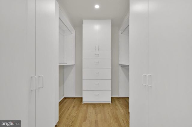 11111 LAMPLIGHTER LN, Potomac, MD 20854