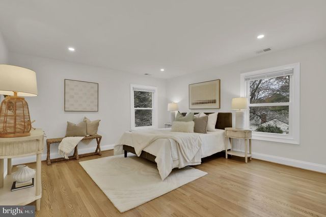 11111 LAMPLIGHTER LN, Potomac, MD 20854