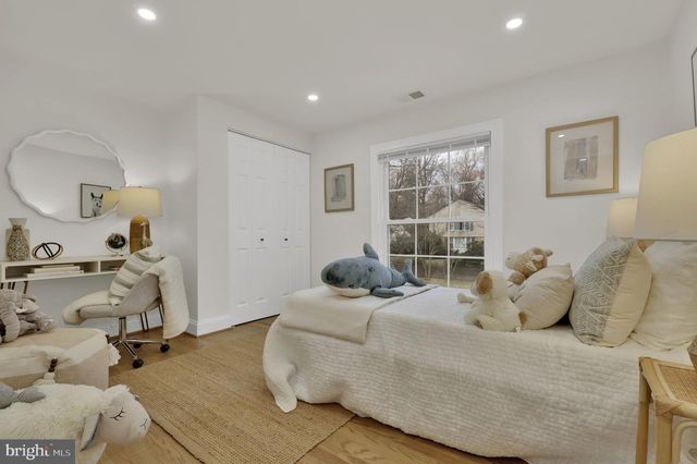 11111 LAMPLIGHTER LN, Potomac, MD 20854