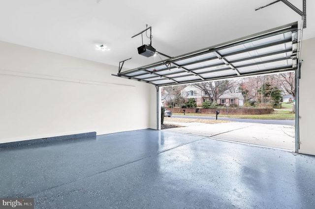 11111 LAMPLIGHTER LN, Potomac, MD 20854