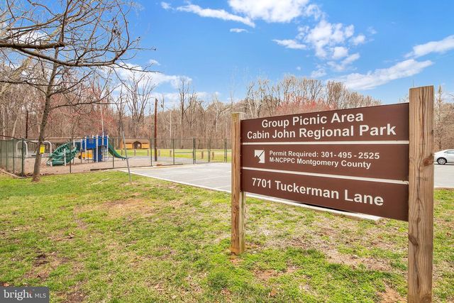 11111 LAMPLIGHTER LN, Potomac, MD 20854