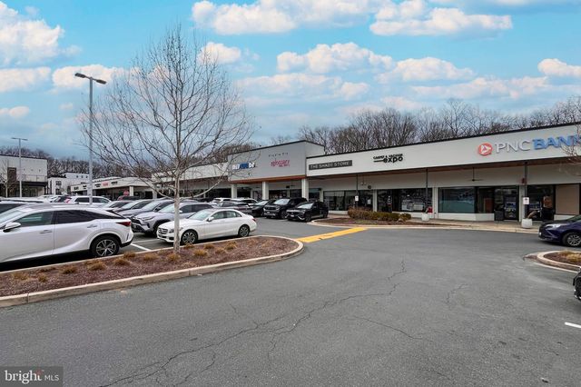 11111 LAMPLIGHTER LN, Potomac, MD 20854