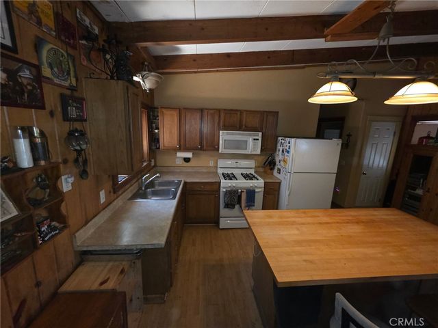 407 Lakeview, Frazier Park, CA 93225