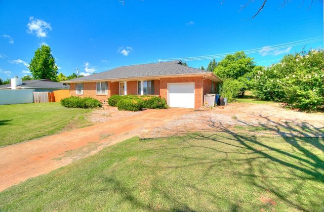 721 N Harrison Avenue, Blanchard, OK 73010