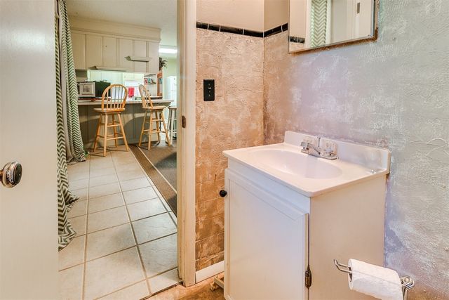 721 N Harrison Avenue, Blanchard, OK 73010