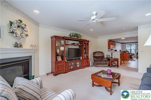 199 Park Ridge Drive, Forks Twp, PA 18040