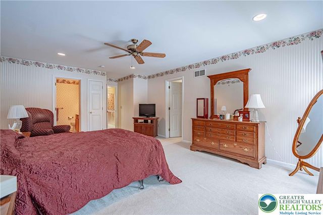 199 Park Ridge Drive, Forks Twp, PA 18040