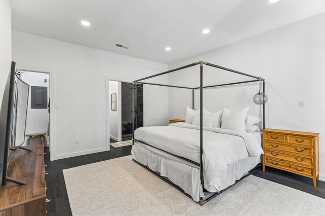 1404 Norwalk LN 204, Austin, TX 78703