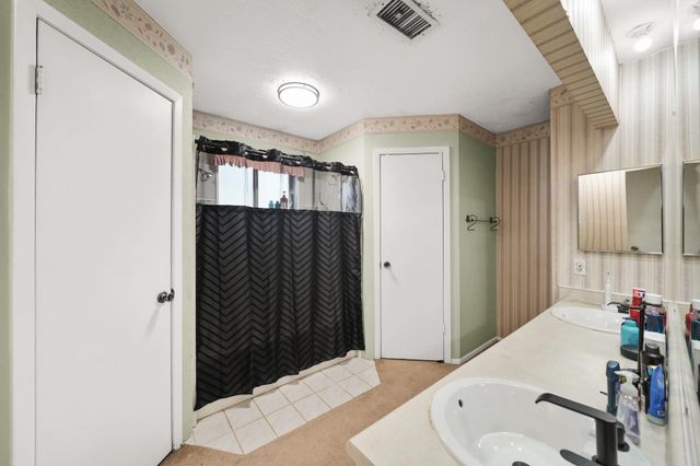 10119 Stonemont Road, La Porte, TX 77571
