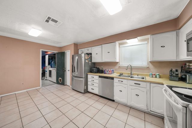 10119 Stonemont Road, La Porte, TX 77571