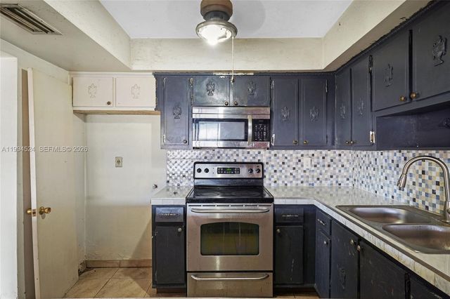 7205 W 2nd Ln, Hialeah, FL 33014