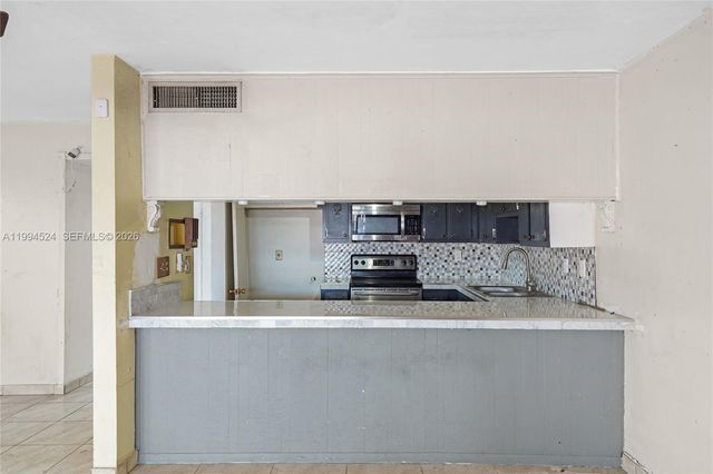 7205 W 2nd Ln, Hialeah, FL 33014