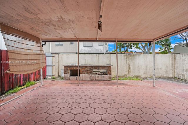 7205 W 2nd Ln, Hialeah, FL 33014