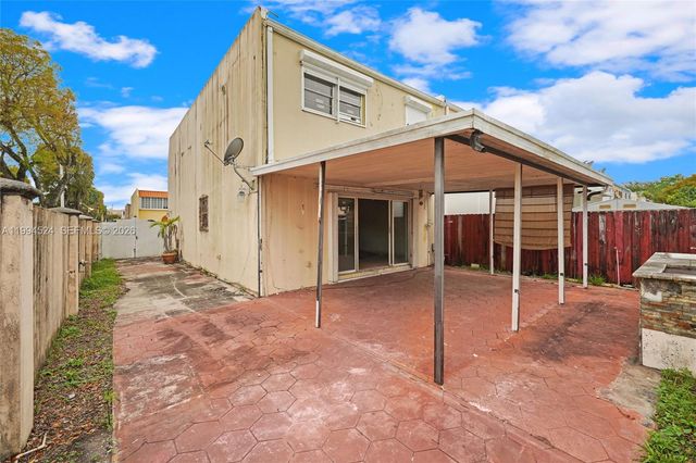 7205 W 2nd Ln, Hialeah, FL 33014