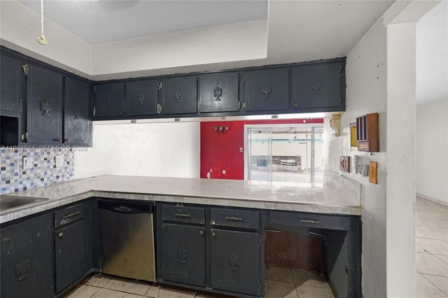 7205 W 2nd Ln, Hialeah, FL 33014