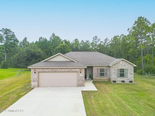 5535 Hoda Road, Kiln, MS 39556
