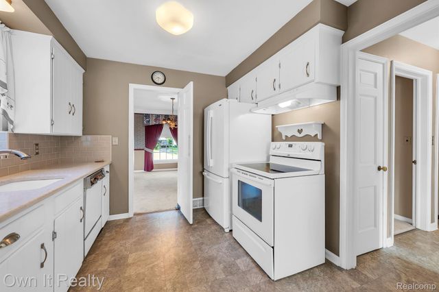 1830 BELMONT Street, Dearborn, MI 48128