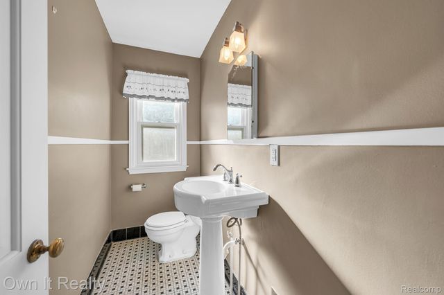 1830 BELMONT Street, Dearborn, MI 48128