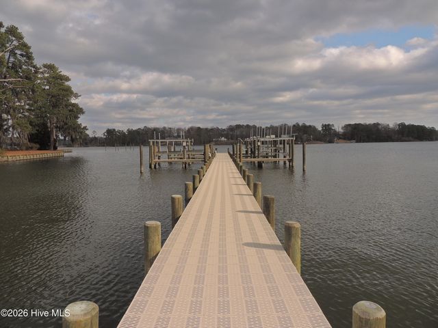 164 Bay View Drive, Chocowinity, NC 27817