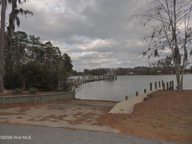 164 Bay View Drive, Chocowinity, NC 27817