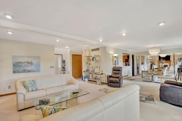 3170 Lakepointe Court, Cincinnati, OH 45248