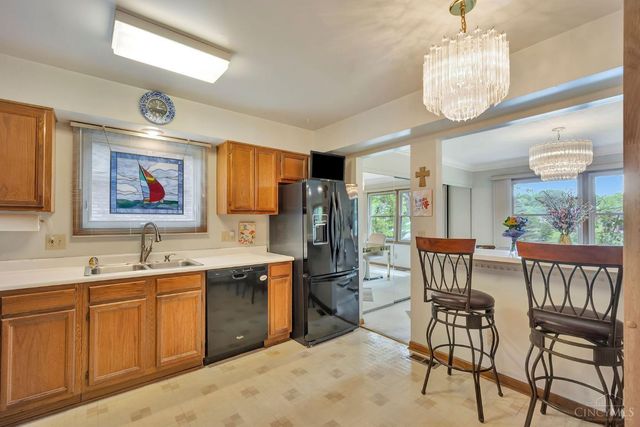 3170 Lakepointe Court, Cincinnati, OH 45248