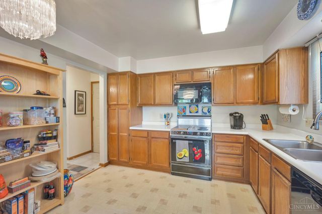 3170 Lakepointe Court, Cincinnati, OH 45248