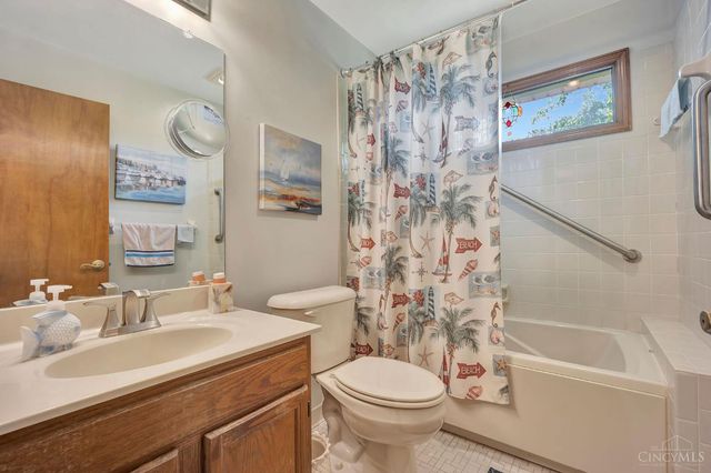 3170 Lakepointe Court, Cincinnati, OH 45248