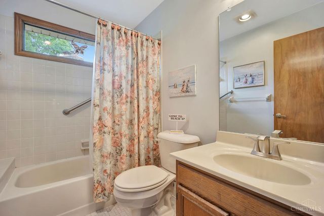 3170 Lakepointe Court, Cincinnati, OH 45248