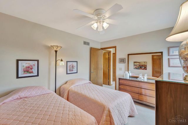 3170 Lakepointe Court, Cincinnati, OH 45248