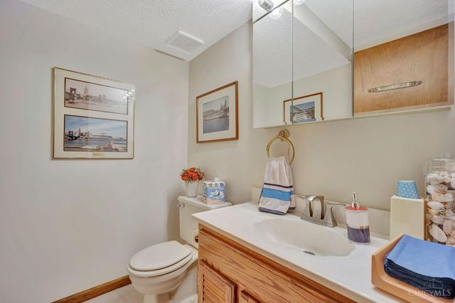 3170 Lakepointe Court, Cincinnati, OH 45248